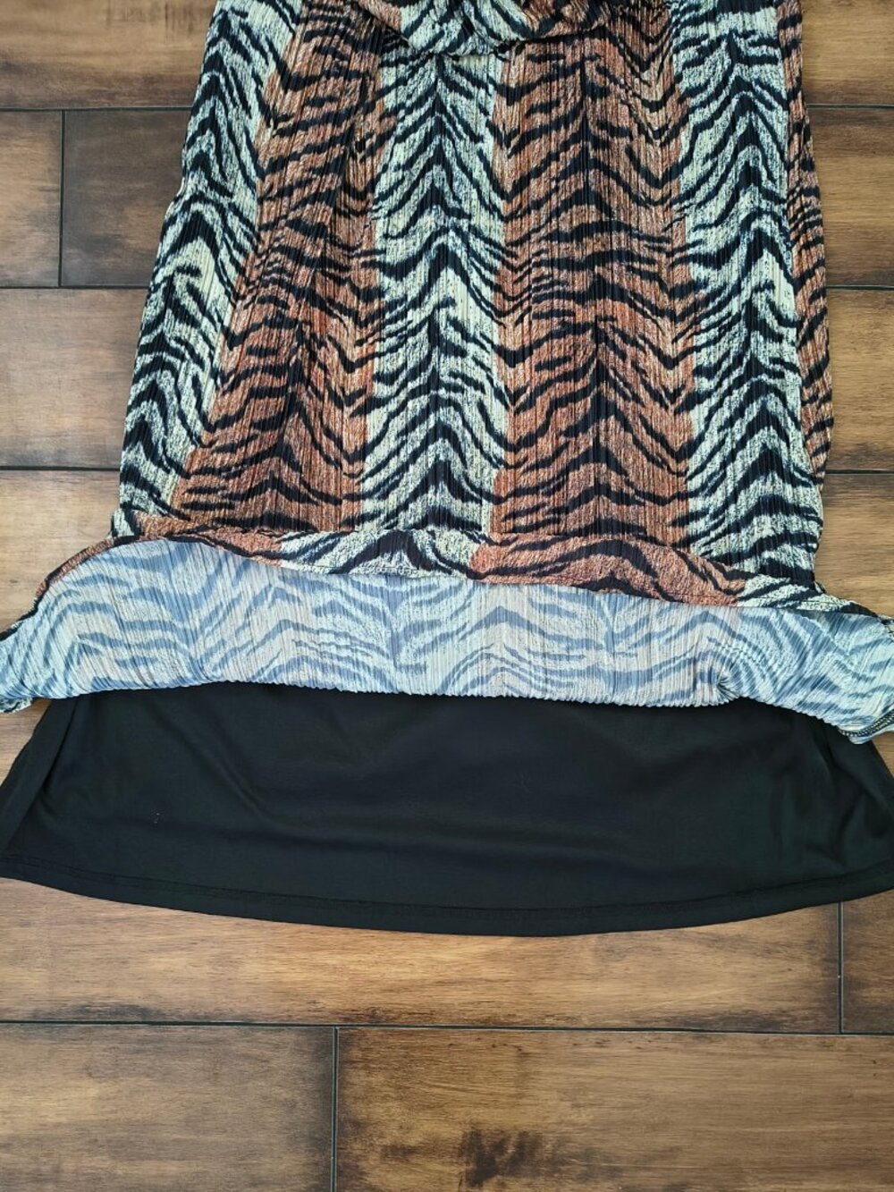 LALA Tiger Print 2-Piece Matching Skirt Set Size L Button Front Maxi - Picture 10 of 12